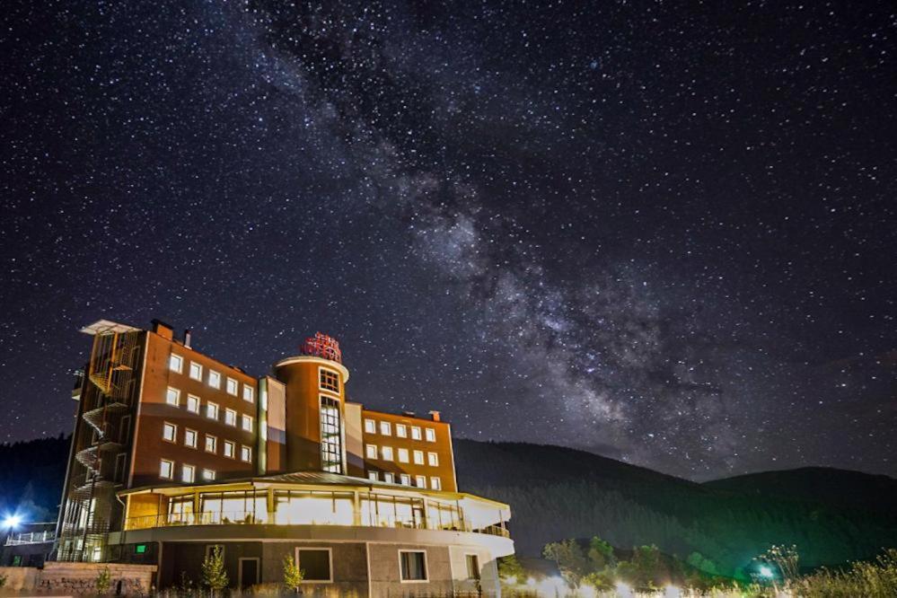 Black Forest Hotel Savsat Екстер'єр фото