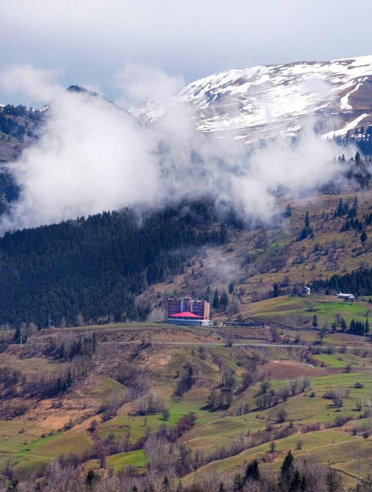 Black Forest Hotel Savsat Екстер'єр фото